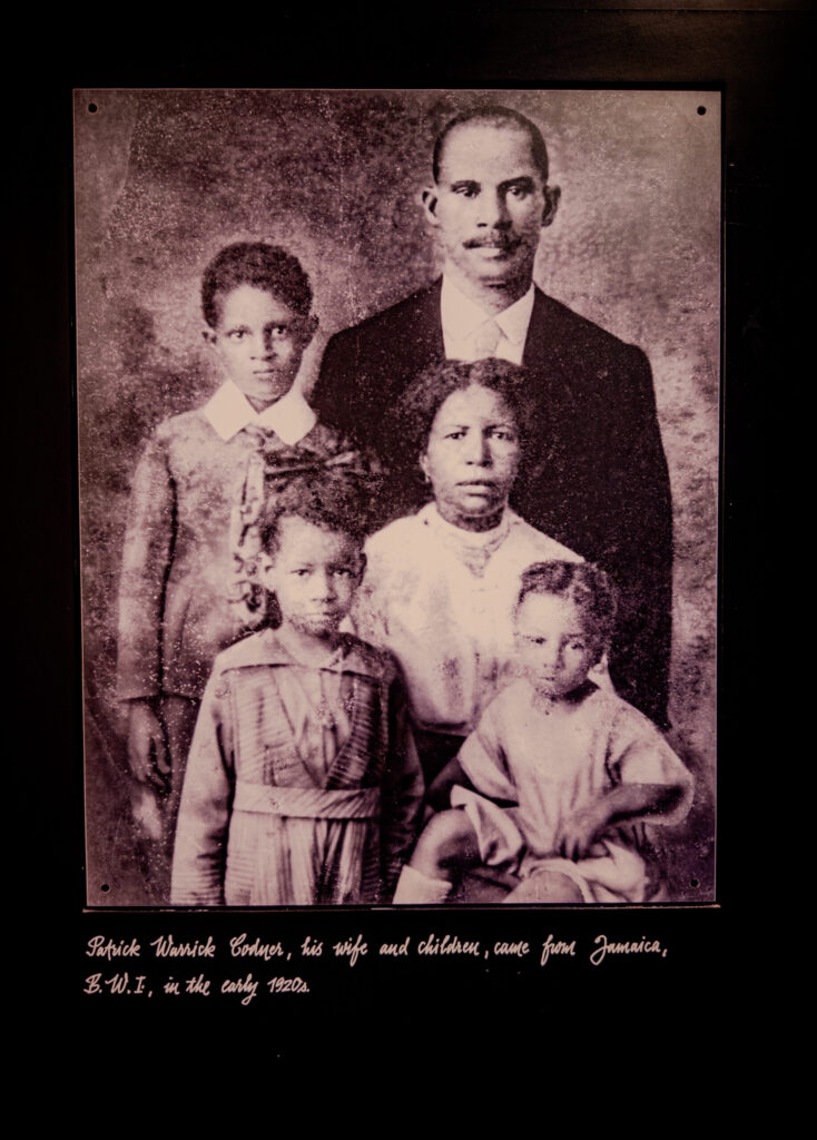 Immigrant Family - Ellis Island (2026)