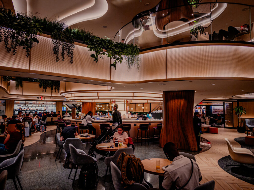The Chase Sapphire Lounge in La Quardia Airport (2026)