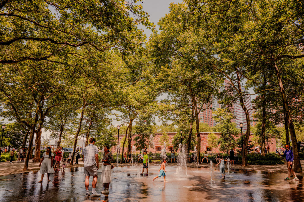 Kids Play in water in Battery Park - New York City (2026)